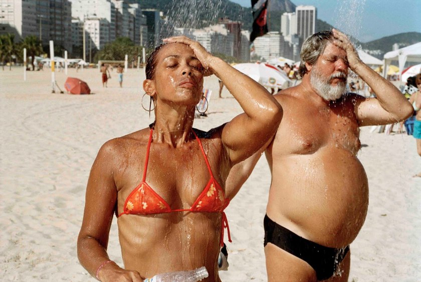 martin-parr-couple-showering-copacabana-beach-2007